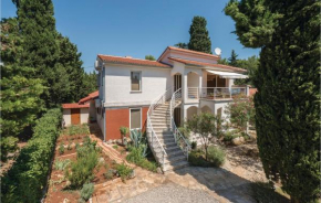 2 Bedroom Gorgeous Apartment In Premantura